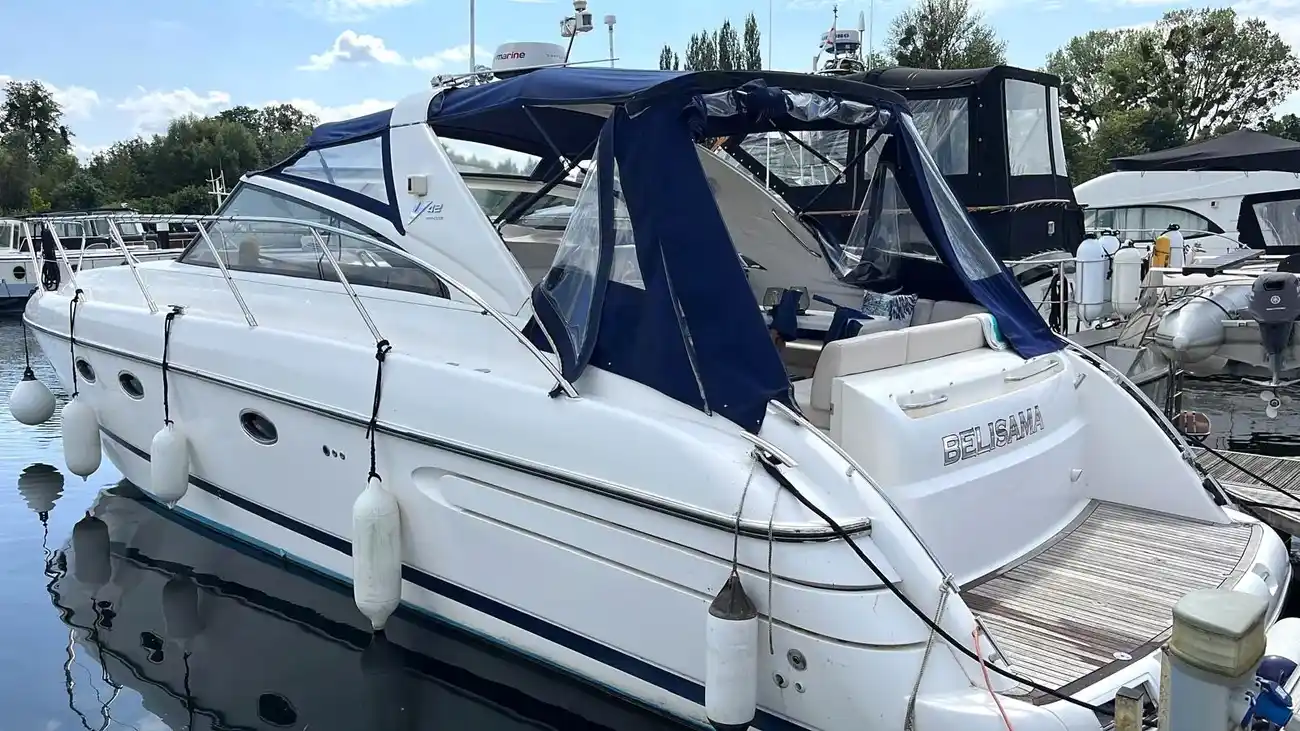 2007 Princess V42 image 10