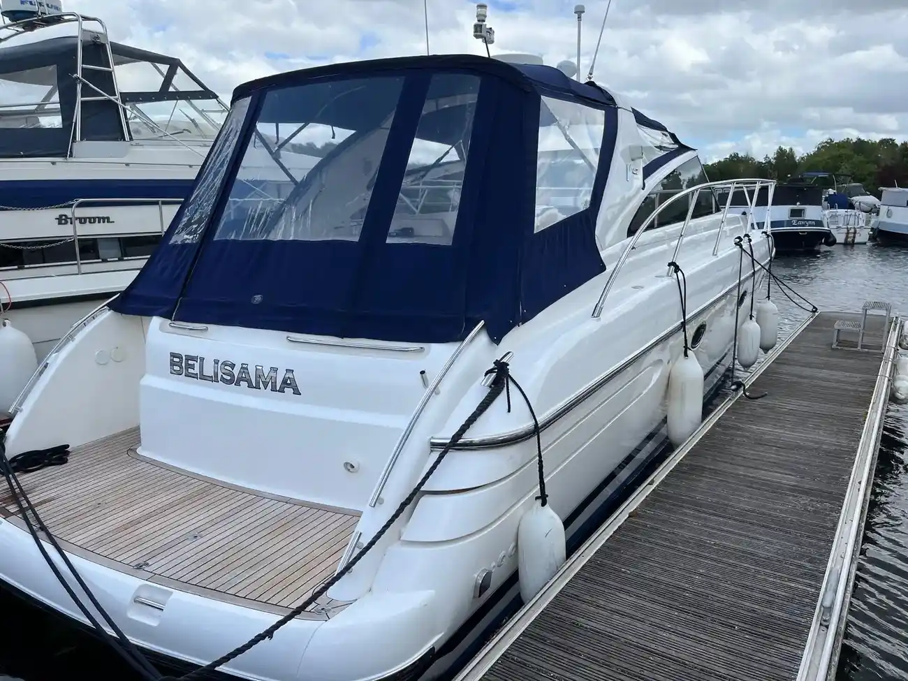 2007 Princess V42 image 9