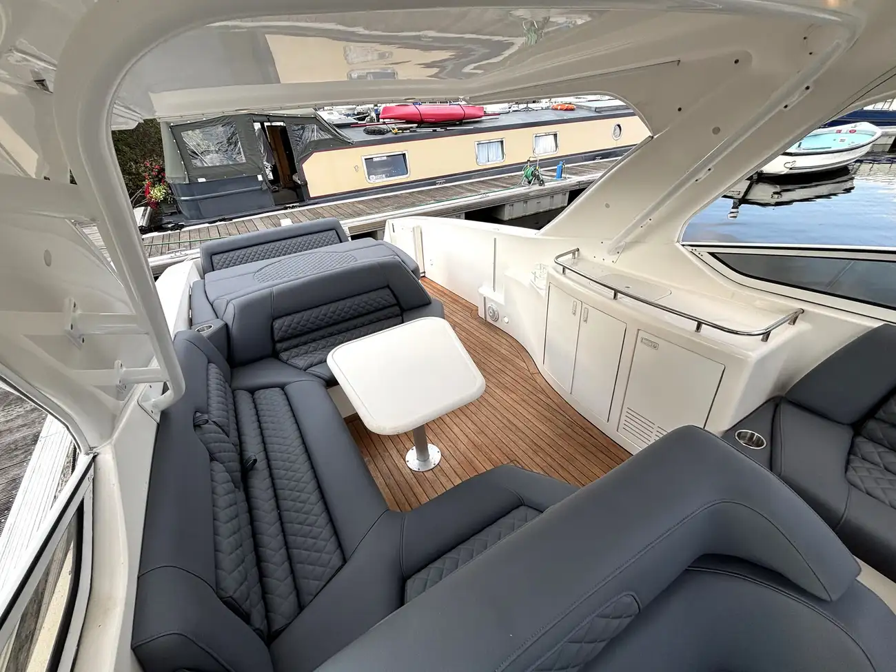 2006 Fountain 48 Express Cruiser image 33