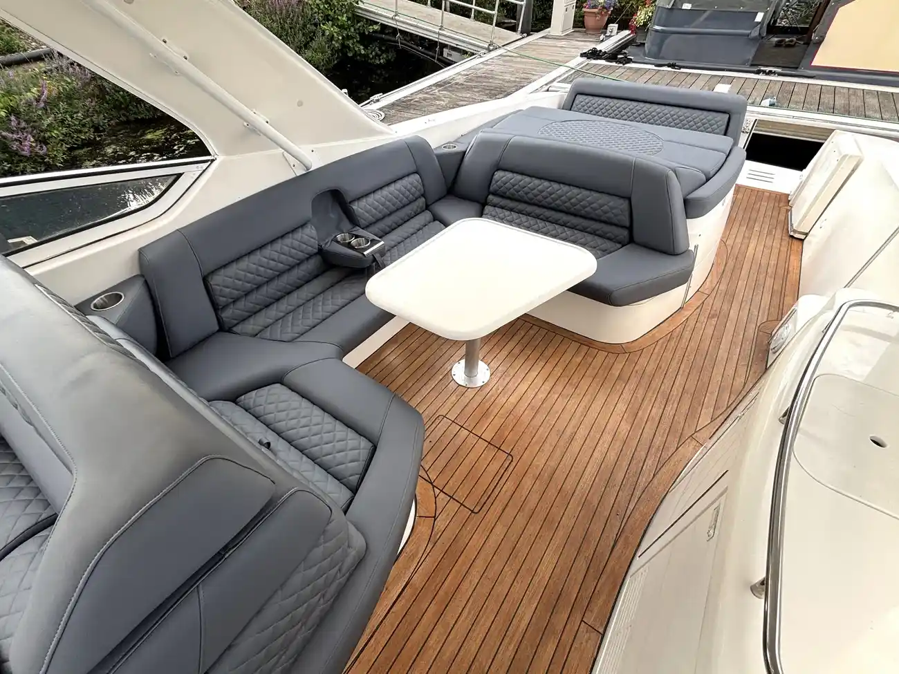 2006 Fountain 48 Express Cruiser image 32