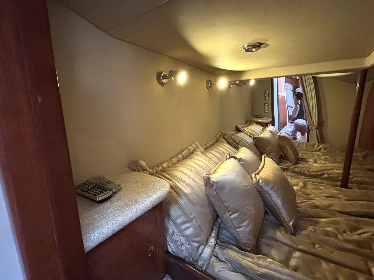 2006 Fountain 48 Express Cruiser image 71