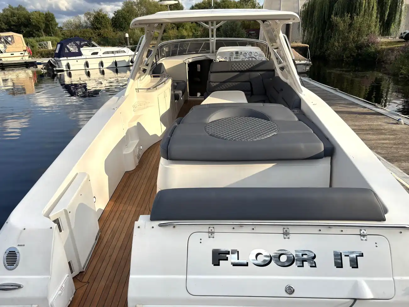 2006 Fountain 48 Express Cruiser image 28