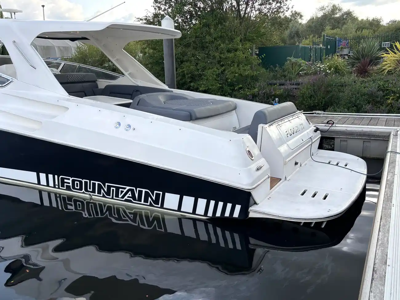 2006 Fountain 48 Express Cruiser image 25