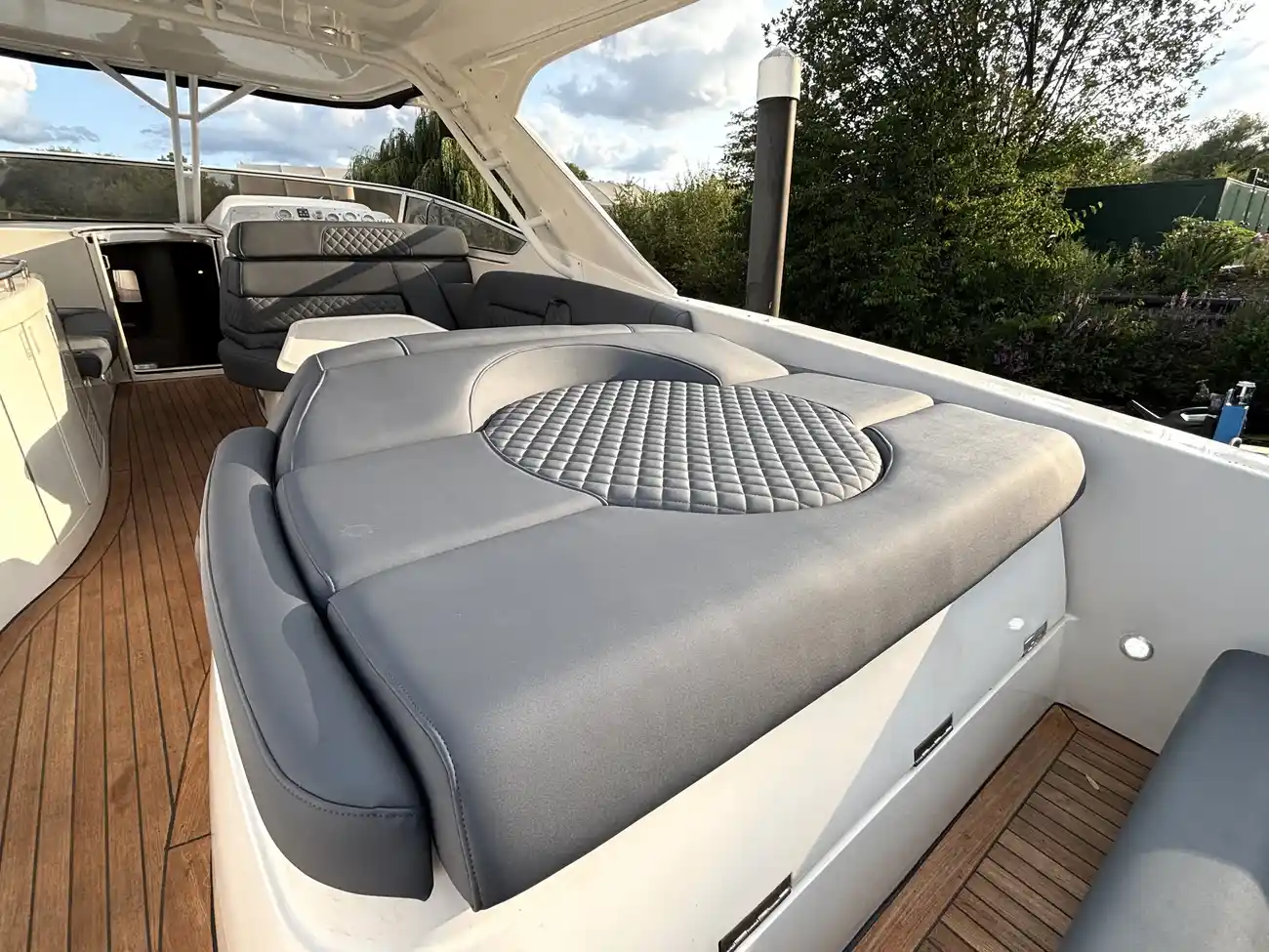 2006 Fountain 48 Express Cruiser image 27