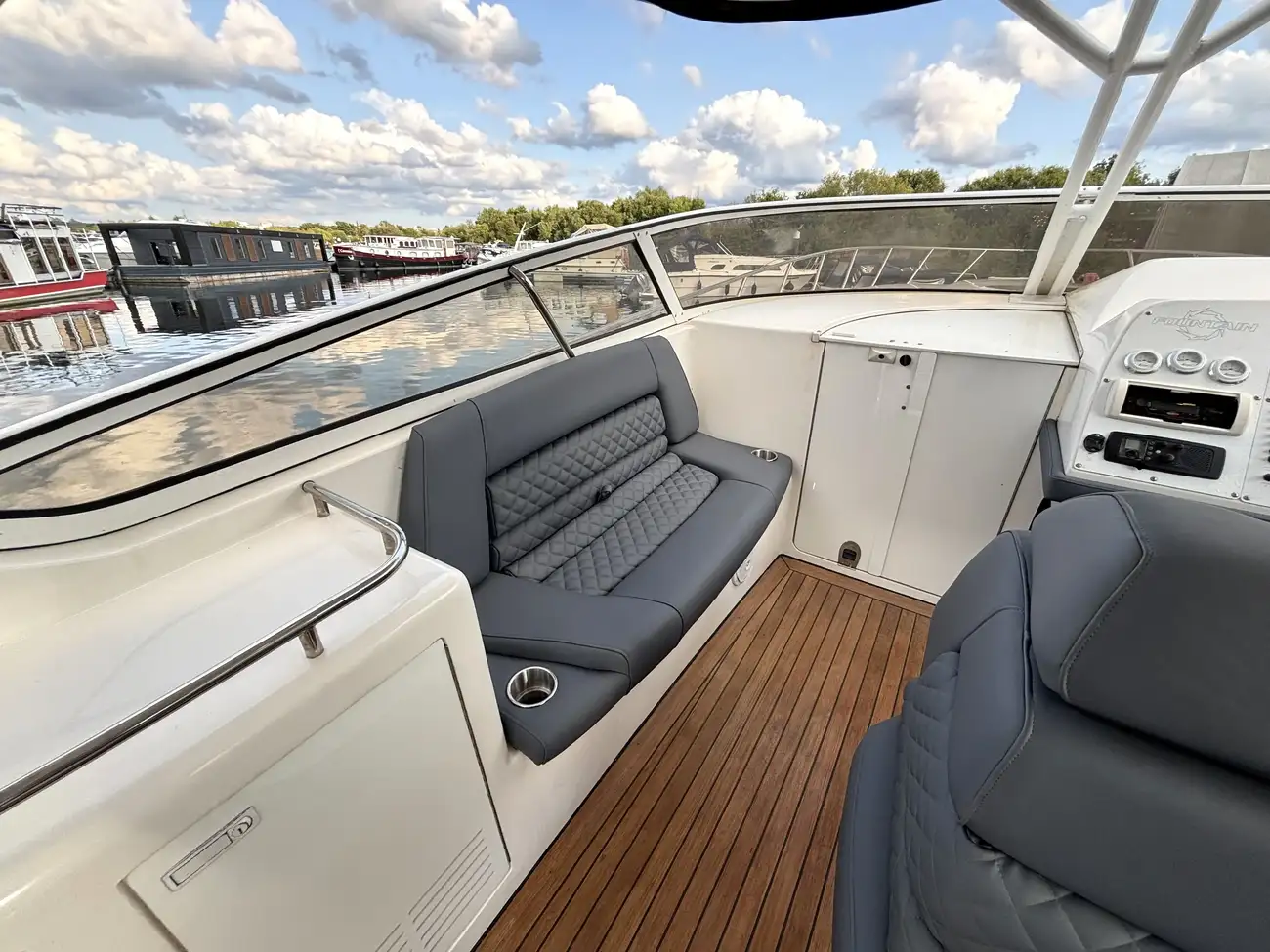 2006 Fountain 48 Express Cruiser image 40