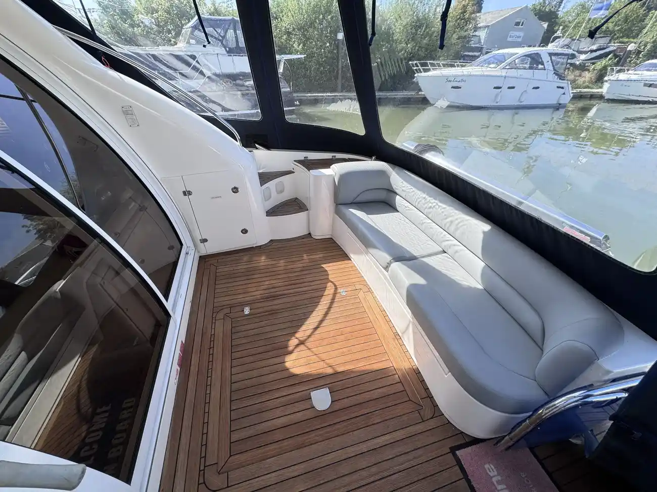 2002 Sealine F425 image 14