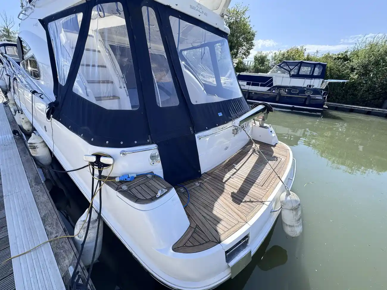 2002 Sealine F425 image 11