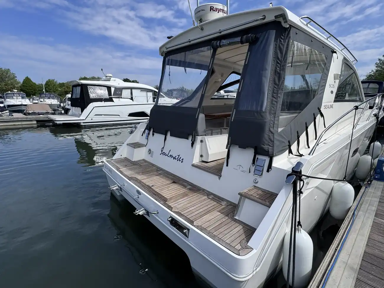 2011 Sealine SC35 image 15