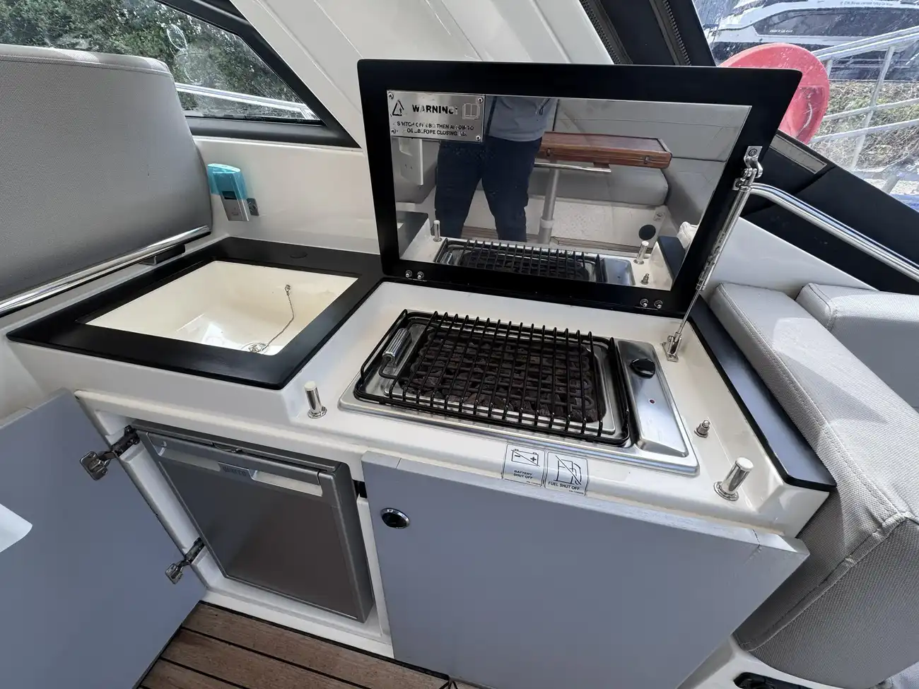 2011 Sealine SC35 image 19