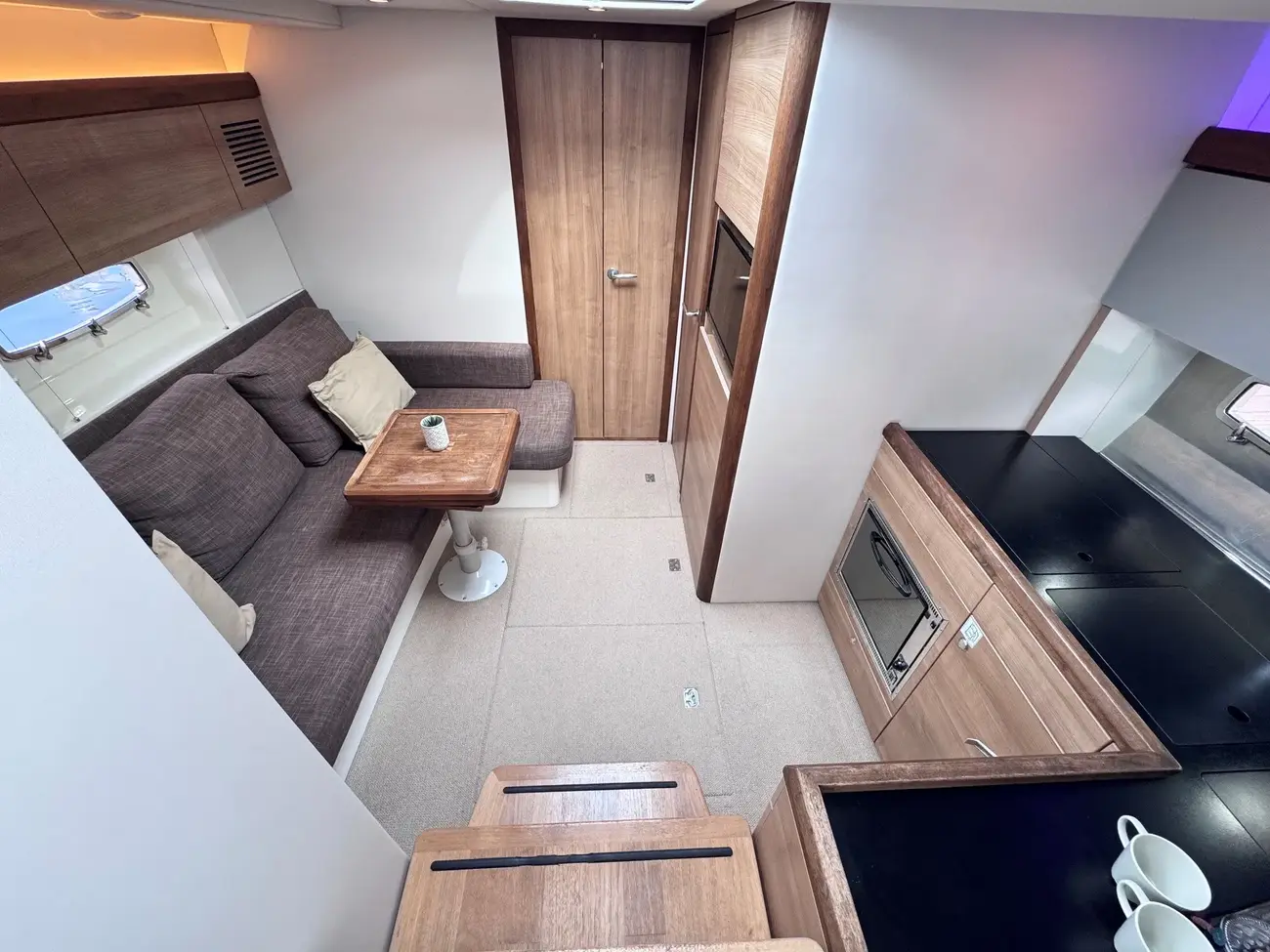 2011 Sealine SC35 image 3