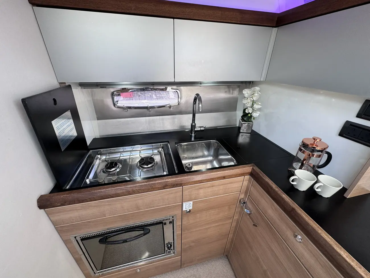 2011 Sealine SC35 image 7
