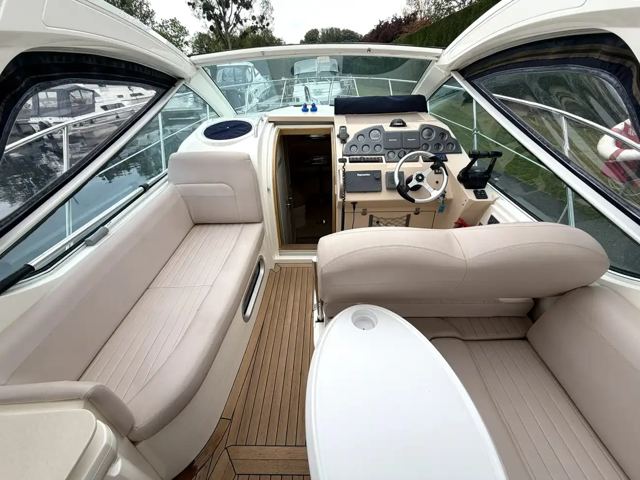 2005 Sealine SC29 image 15