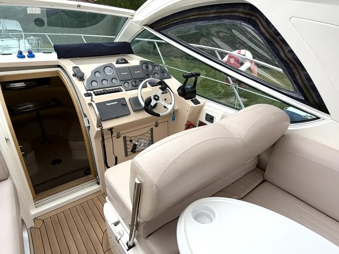 2005 Sealine SC29 image 17