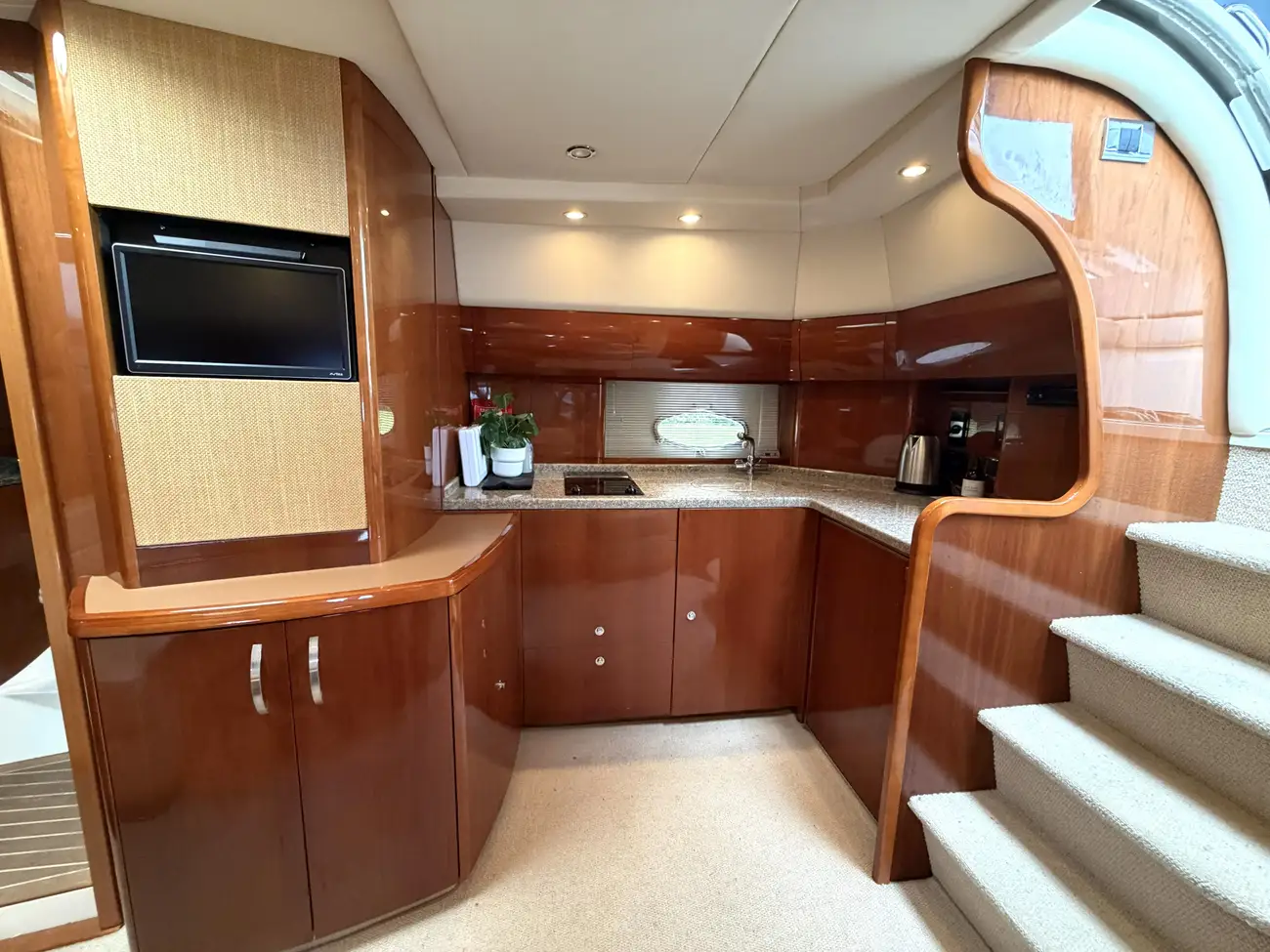 2007 Princess V42 image 27
