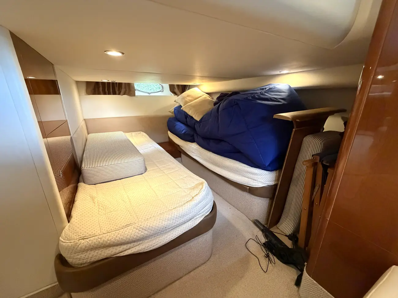 2007 Princess V42 image 2