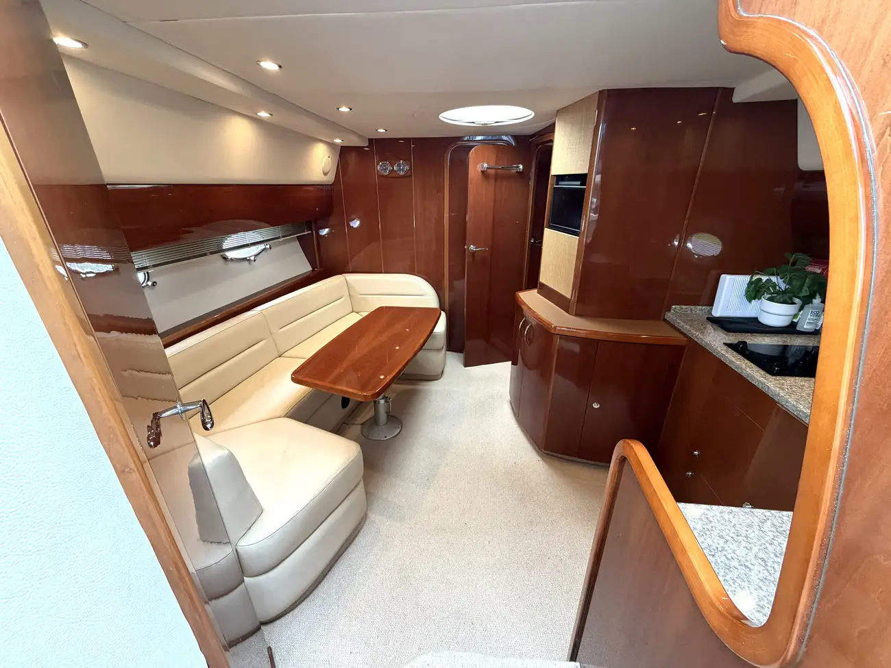 2007 Princess V42 image 25