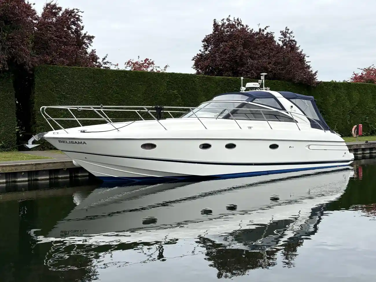 2007 Princess V42 image 11