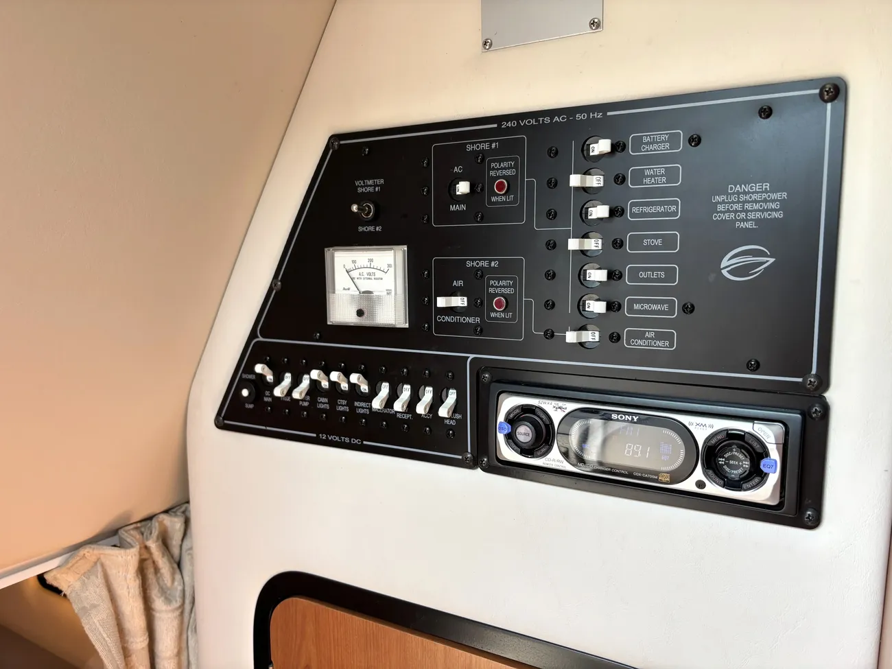 2004 Crownline 250 CR image 8