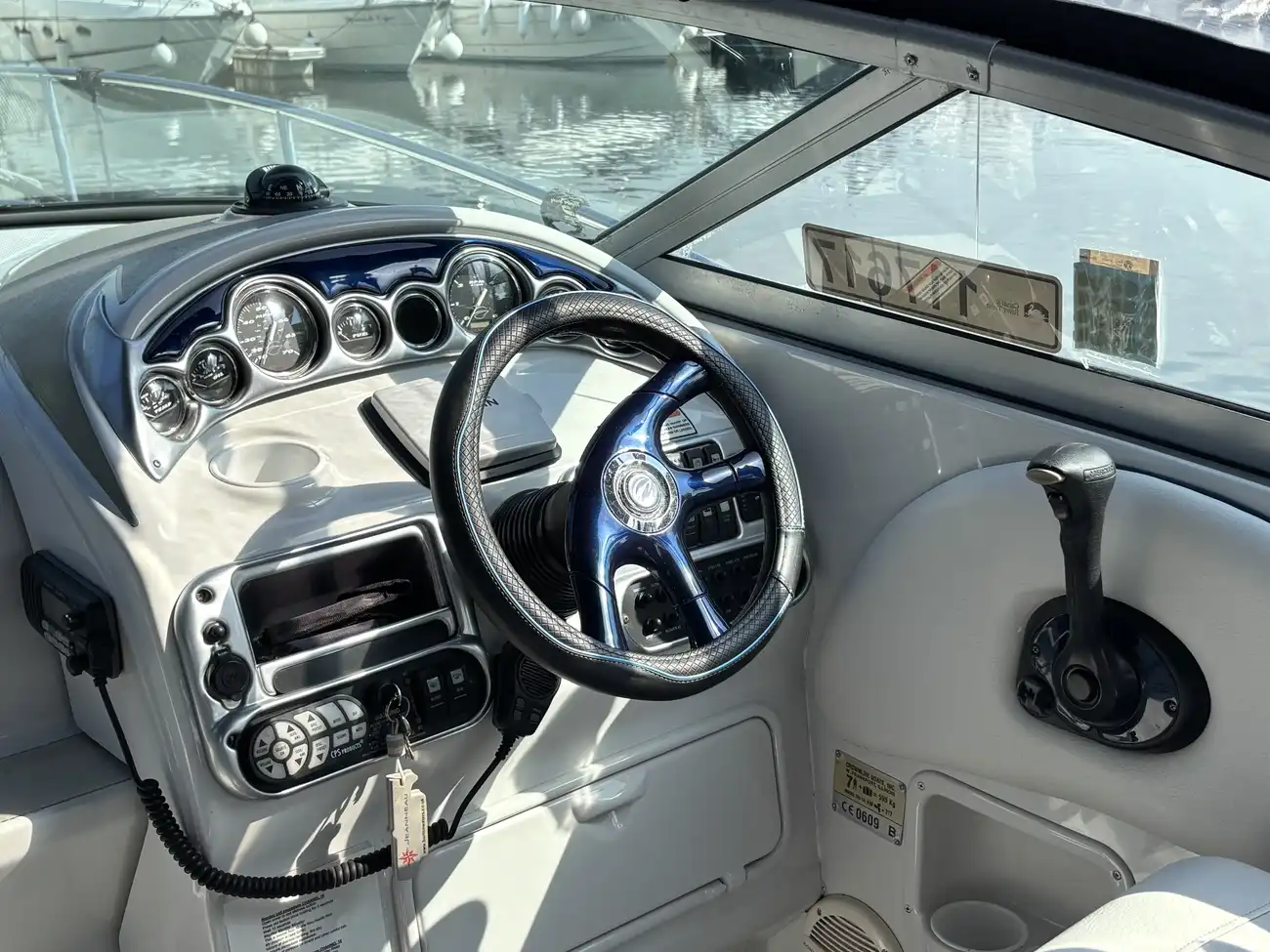 2004 Crownline 250 CR image 18