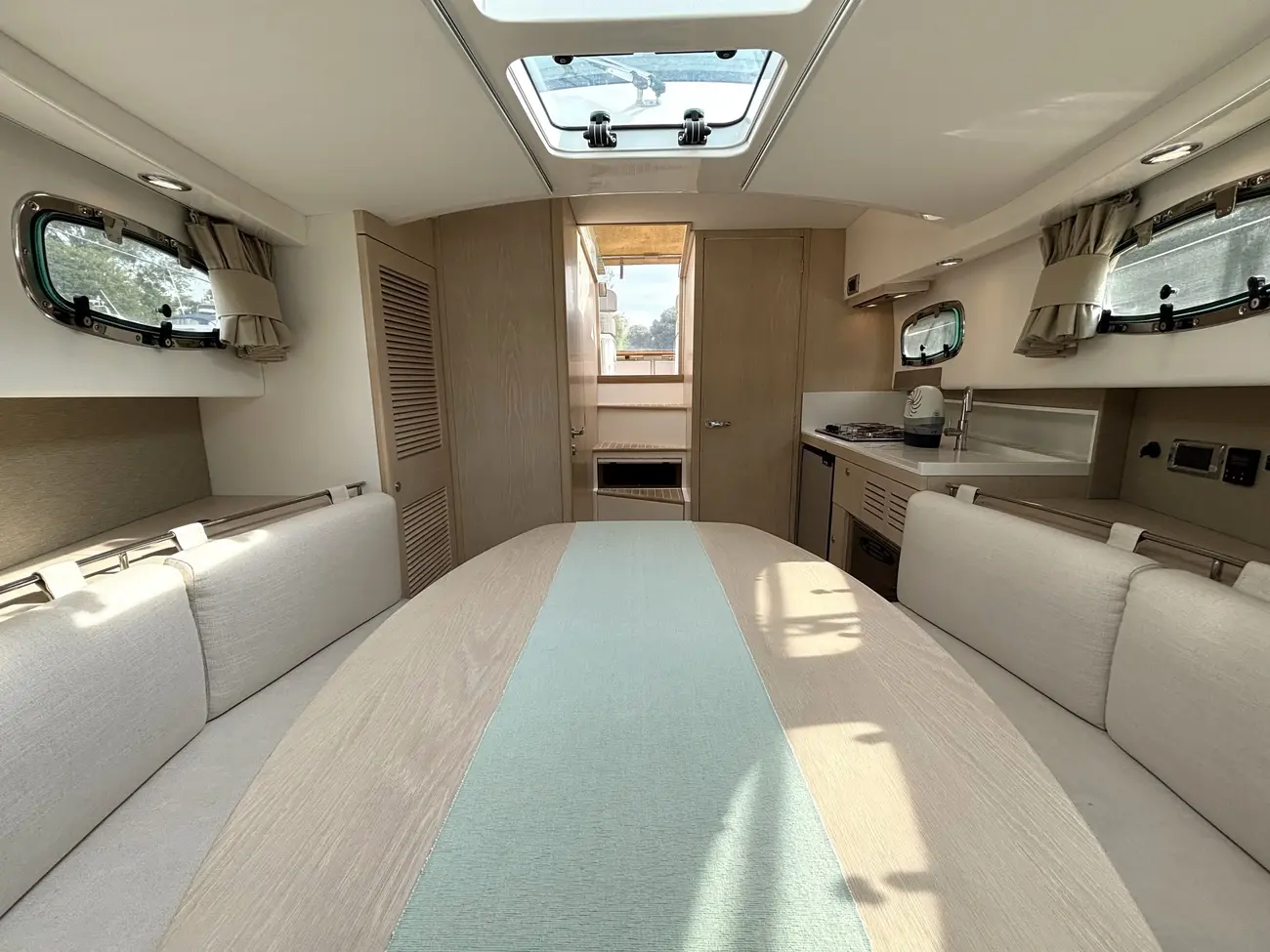 2016 Offshore 27 image 20