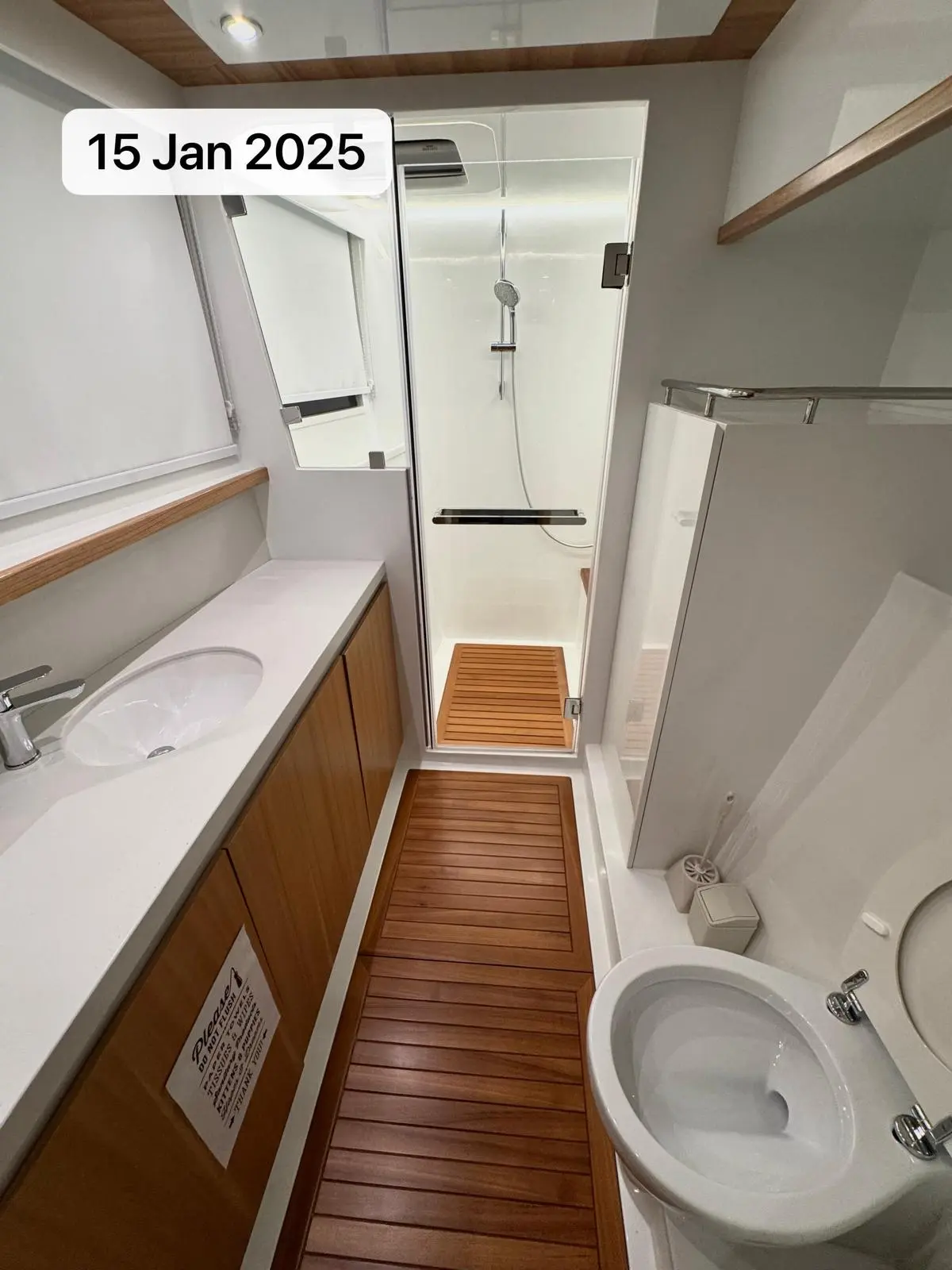 https://www.rightboat.com/boat_images/image_31029806/compressed_4d6babc2767742a49535564bf14cd38f52d6cc39389d4a9abf19e1ac3a64a5cf.webp photo 24
