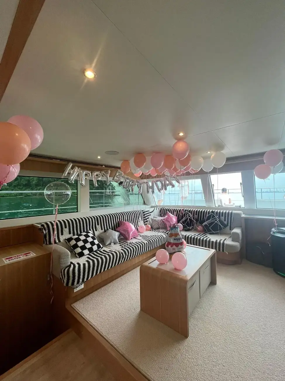 https://www.rightboat.com/boat_images/image_31029833/compressed_9b3d3ec3257b4592b910111f6f419fde6c63f09cc6e04908948a160326ef3968.webp photo 25