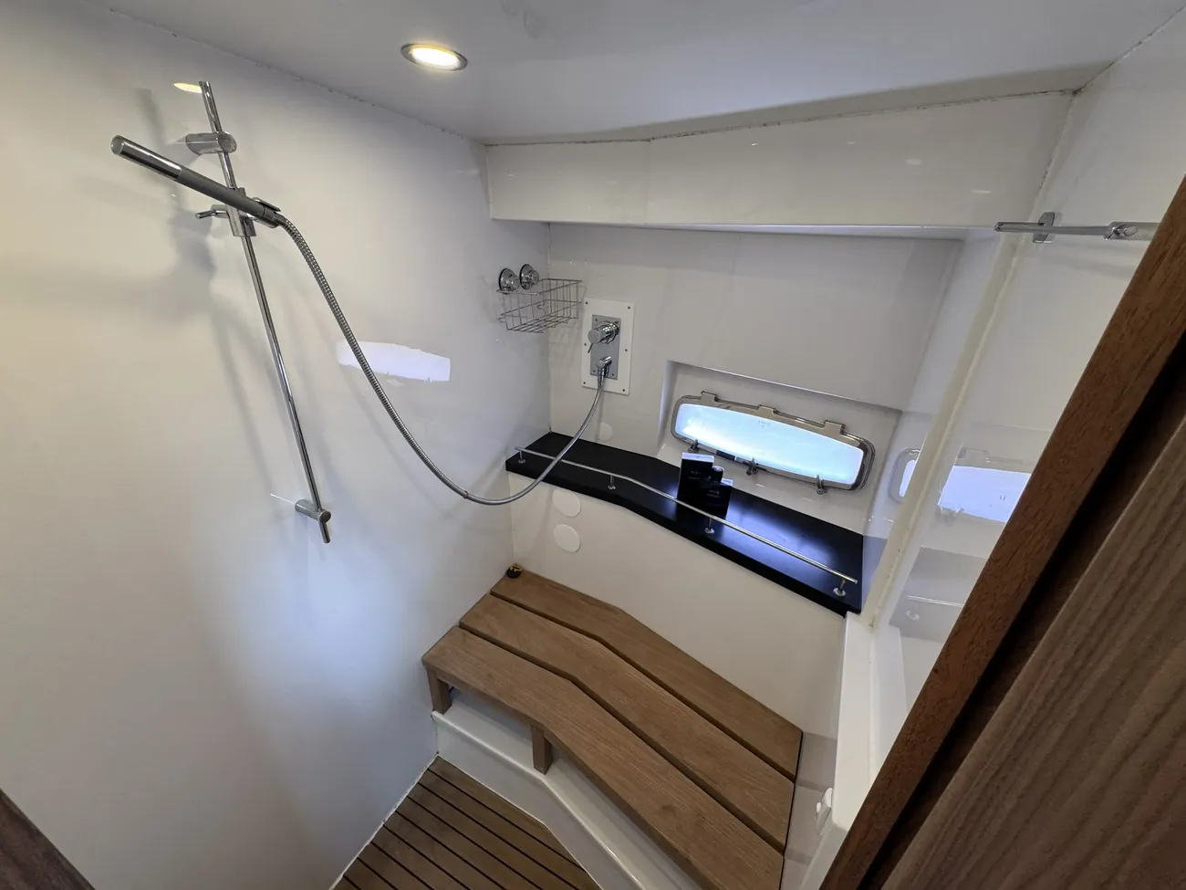 2015 Sealine S450 image 39