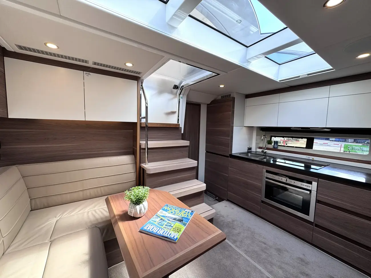 2015 Sealine S450 image 30