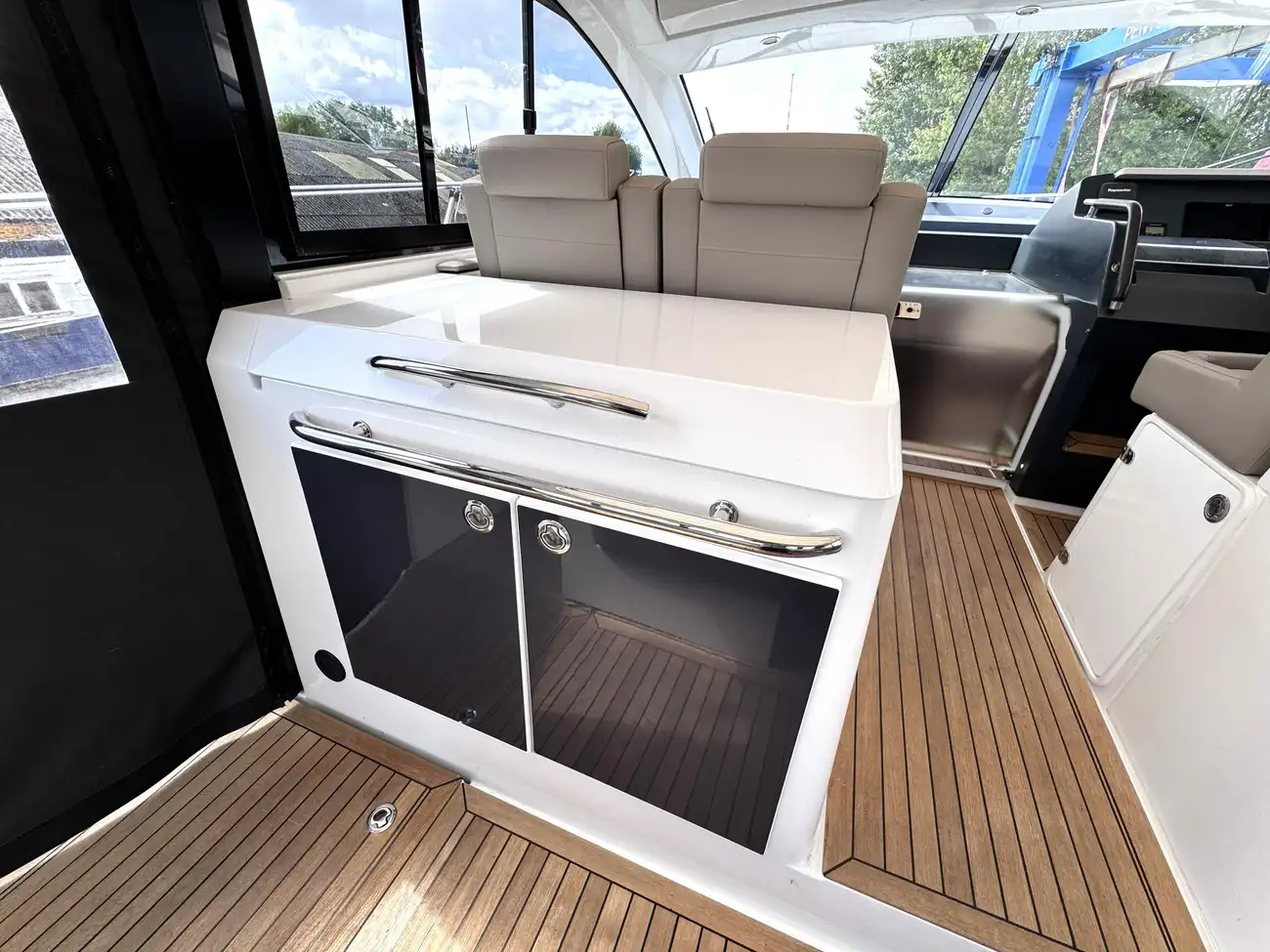 2015 Sealine S450 image 24