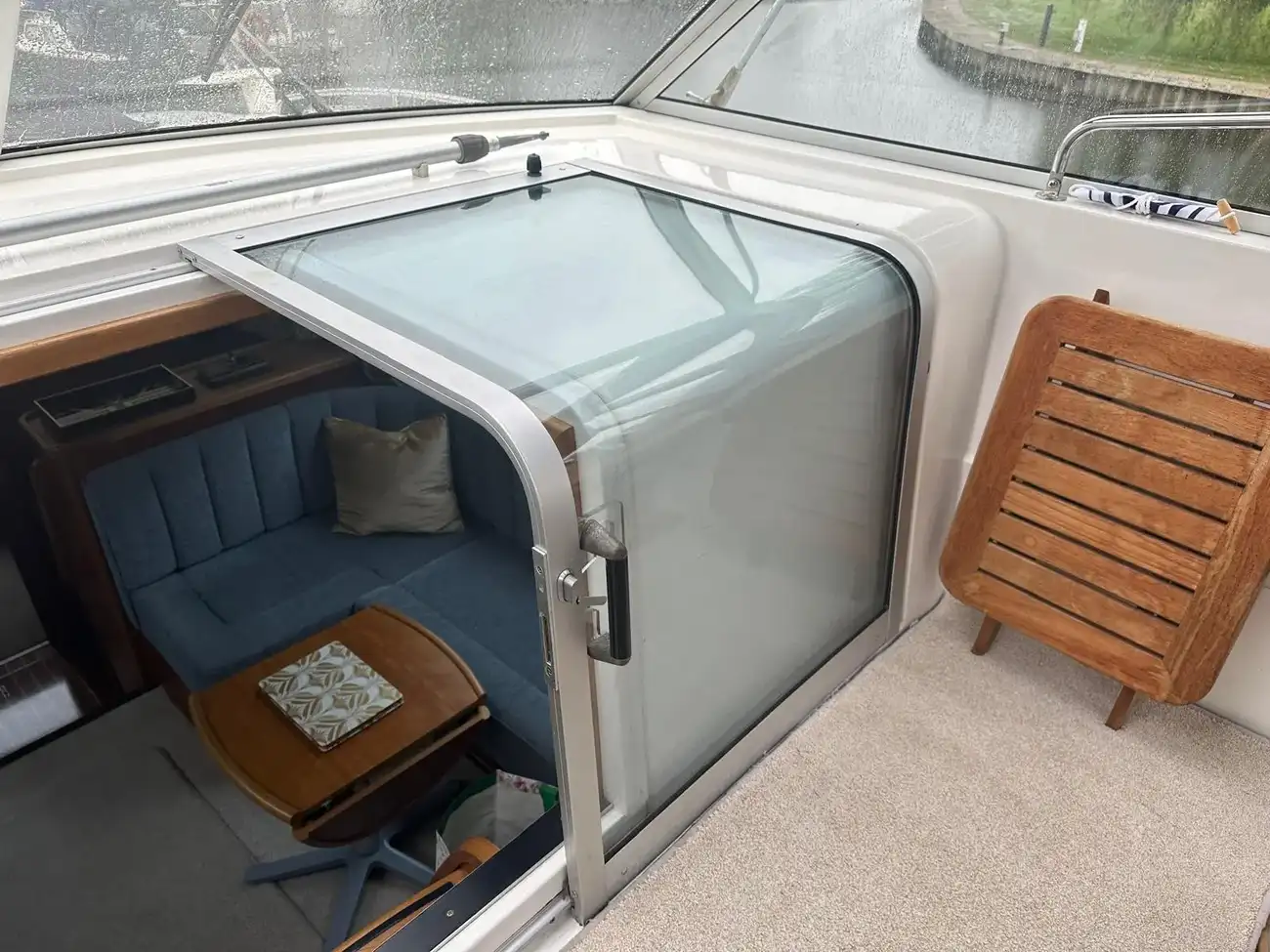 HAINES 320 AFT CABIN 2003