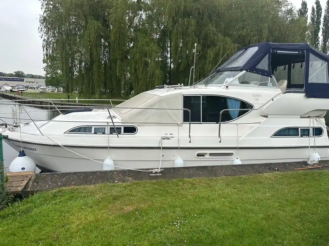 HAINES 320 AFT CABIN 2003