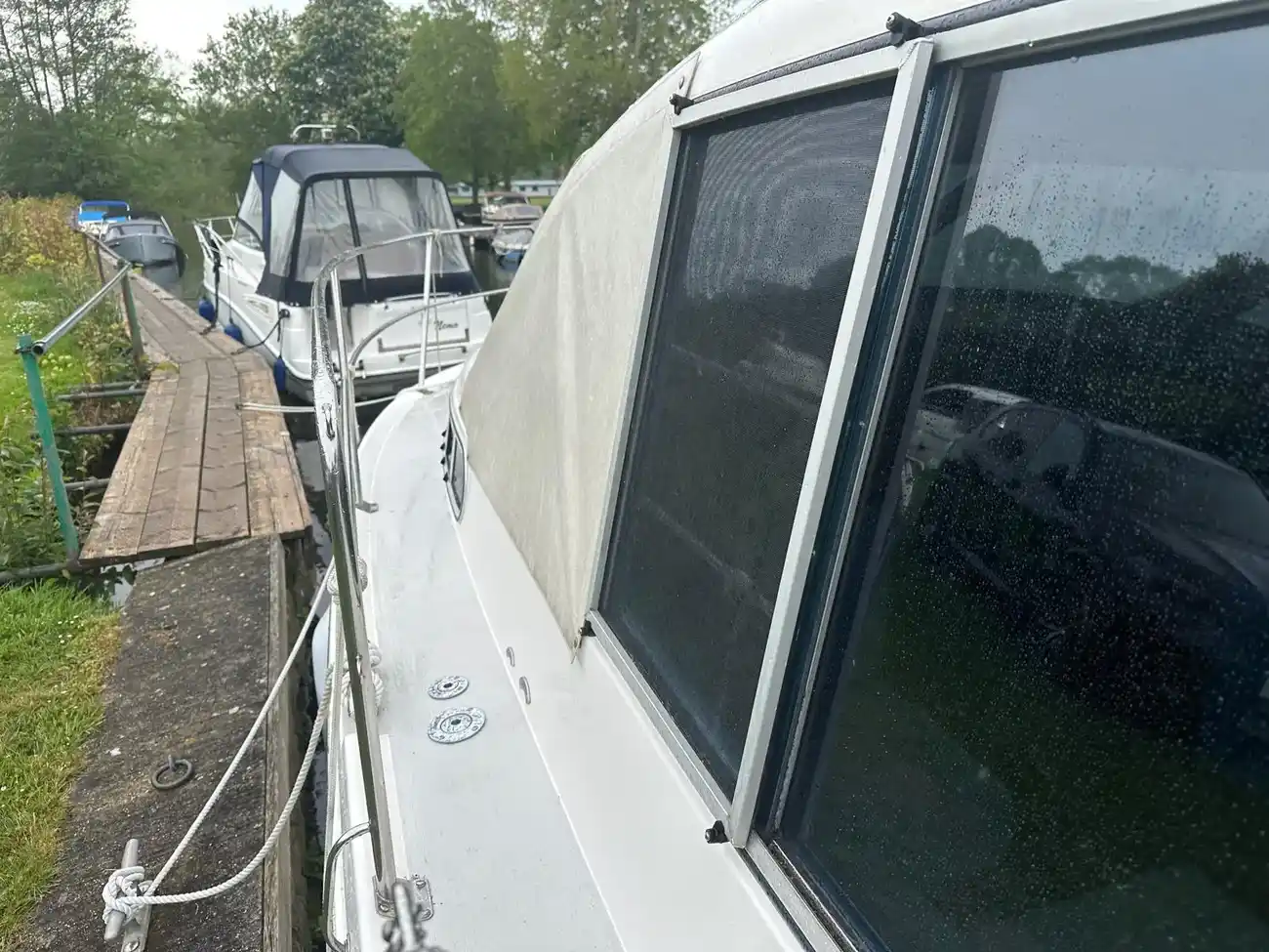 HAINES 320 AFT CABIN 2003
