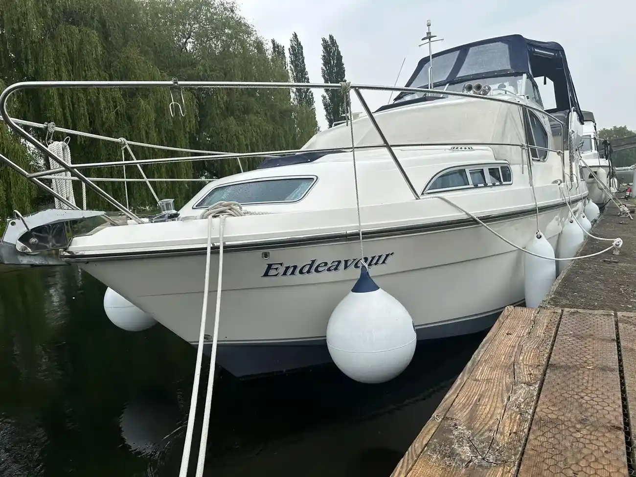 HAINES 320 AFT CABIN 2003