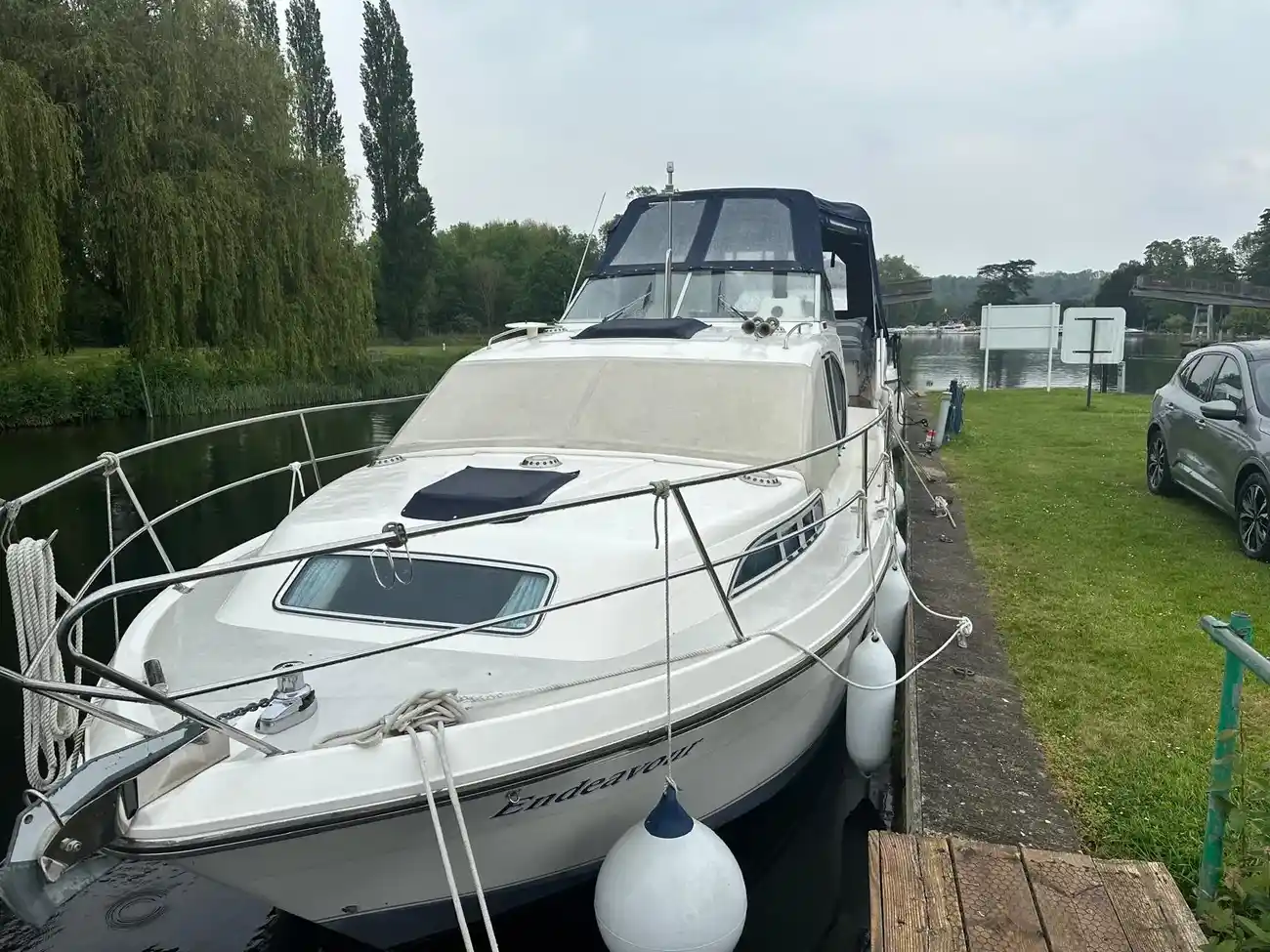 HAINES 320 AFT CABIN 2003