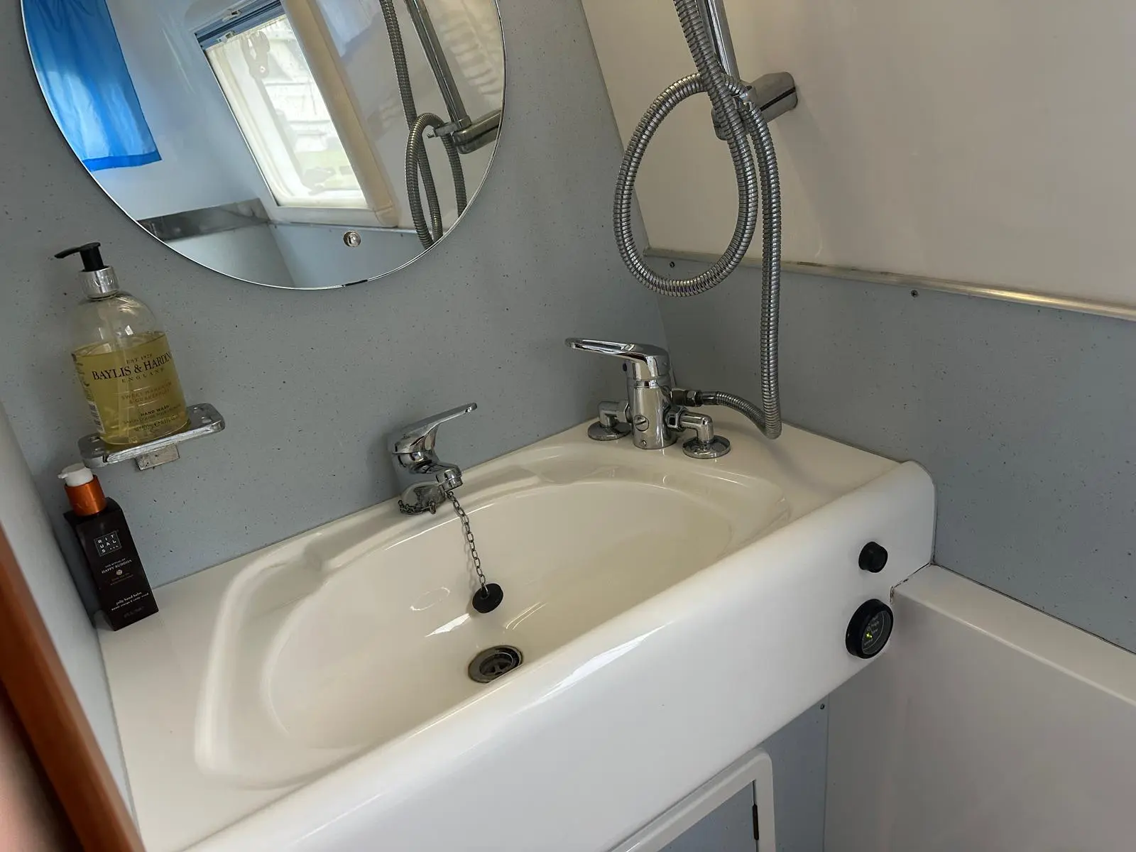 HAINES 320 AFT CABIN 2003