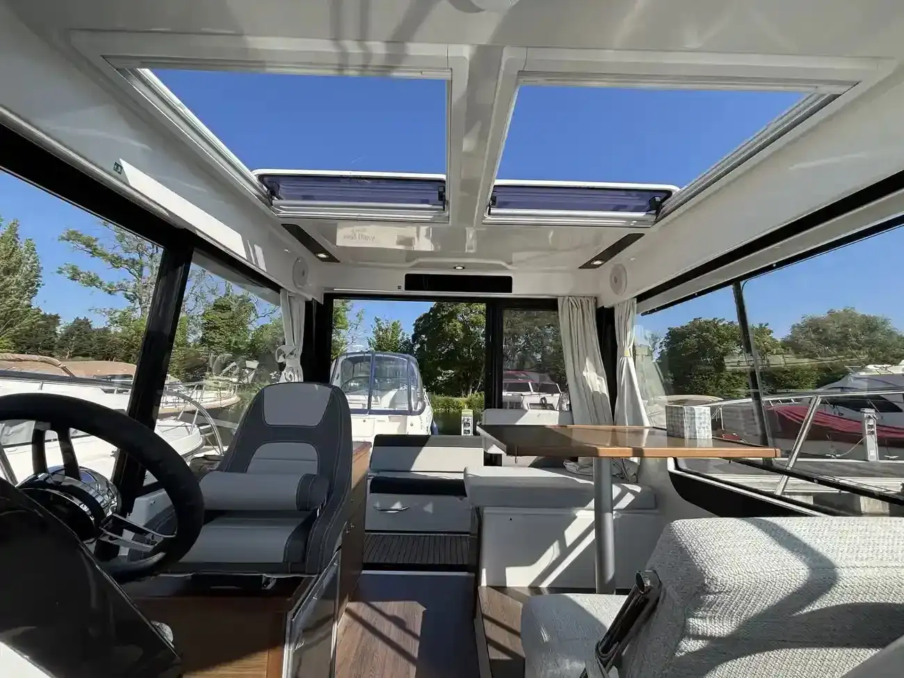 2023 Jeanneau Merry Fisher 895 image 3