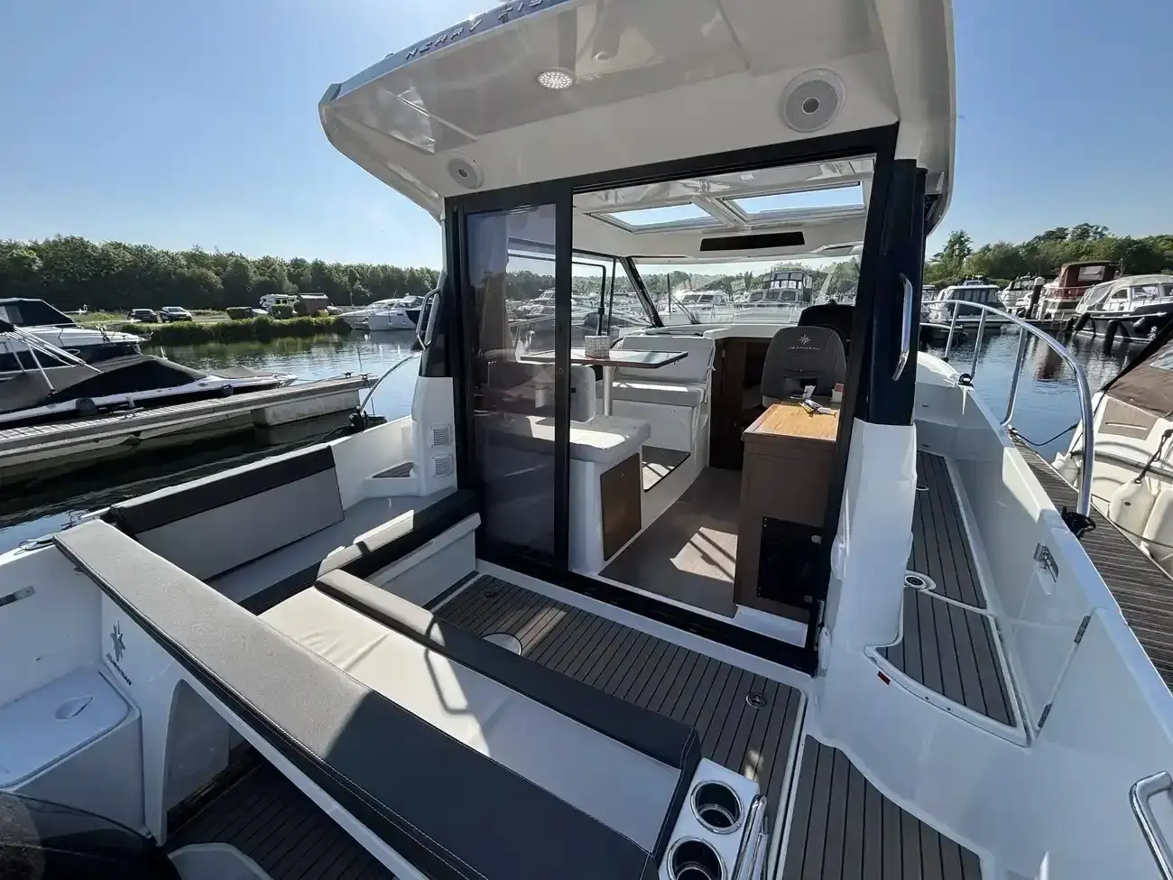 2023 Jeanneau Merry Fisher 895 image 13