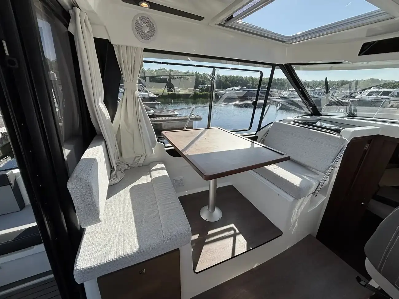 2023 Jeanneau Merry Fisher 895 image 5
