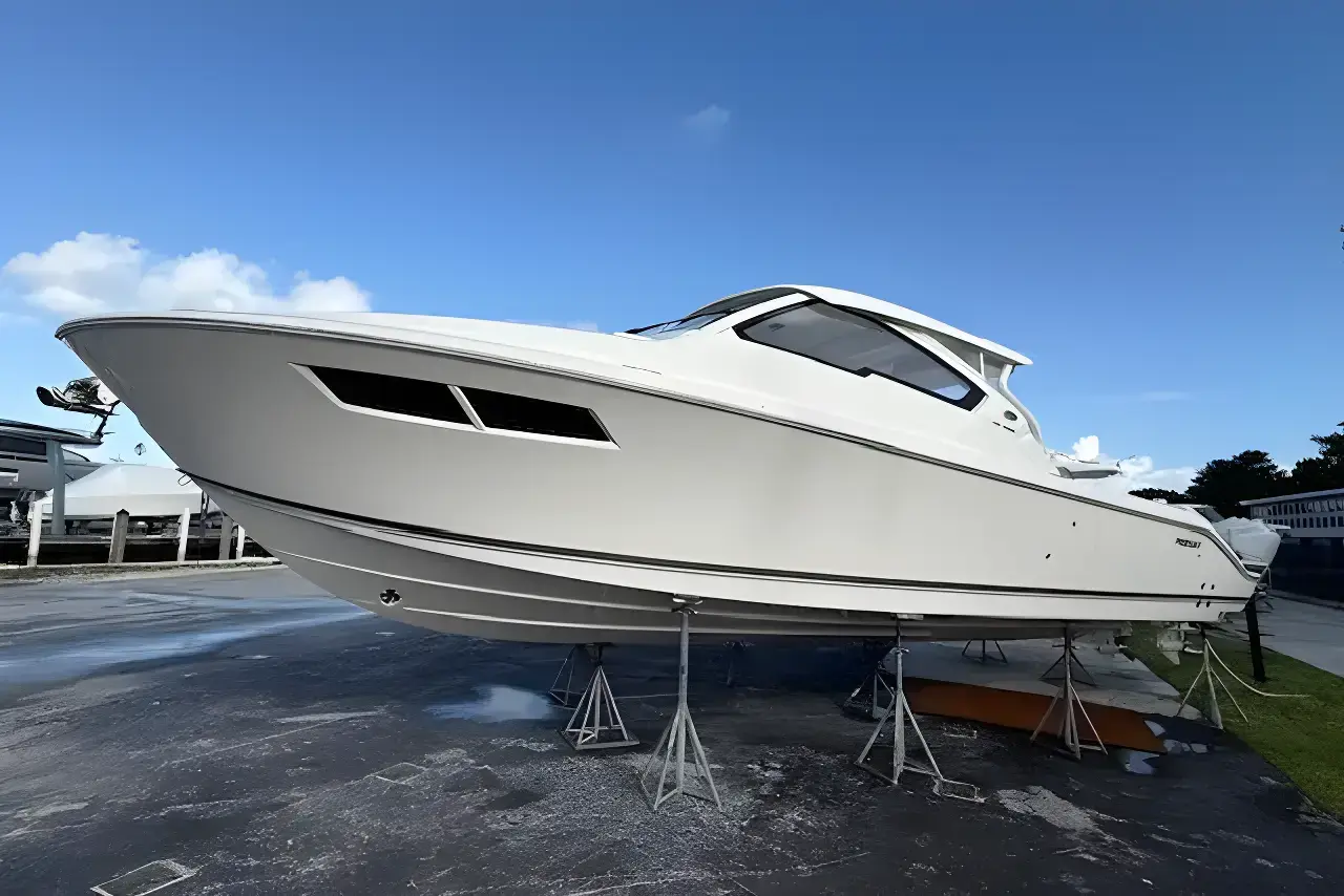 2026 Pursuit DC 365 Dual Console #597958 for Sale in Miami, FL