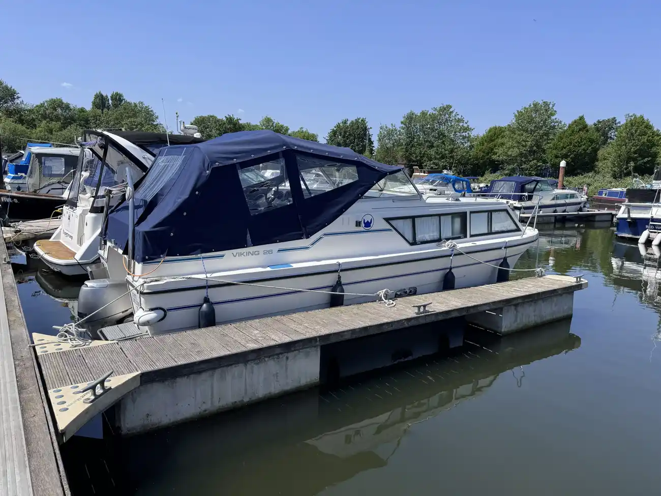 1992 Viking River Cruisers 26 Wide Beam