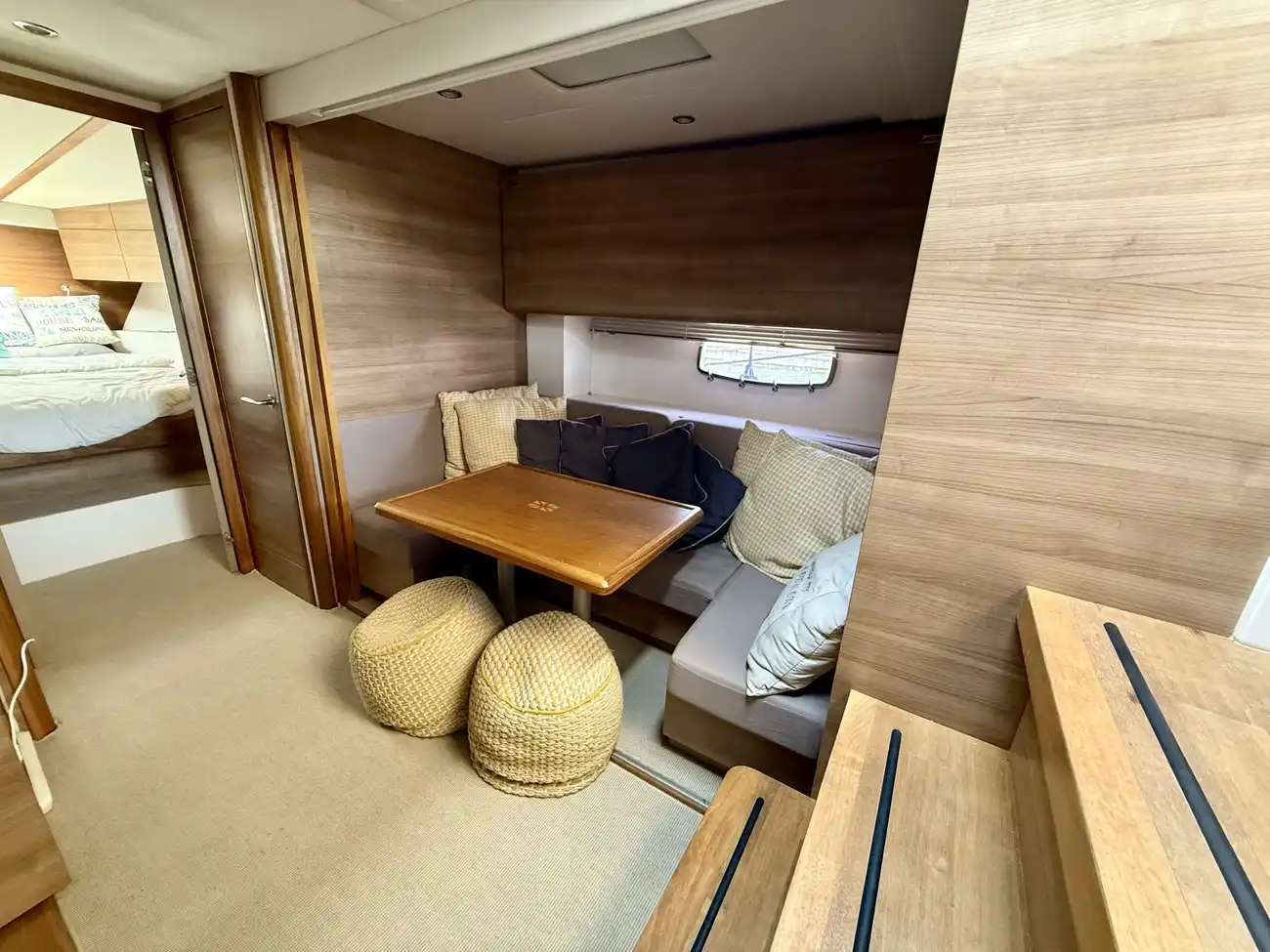 2010 Sealine SC47 image 3