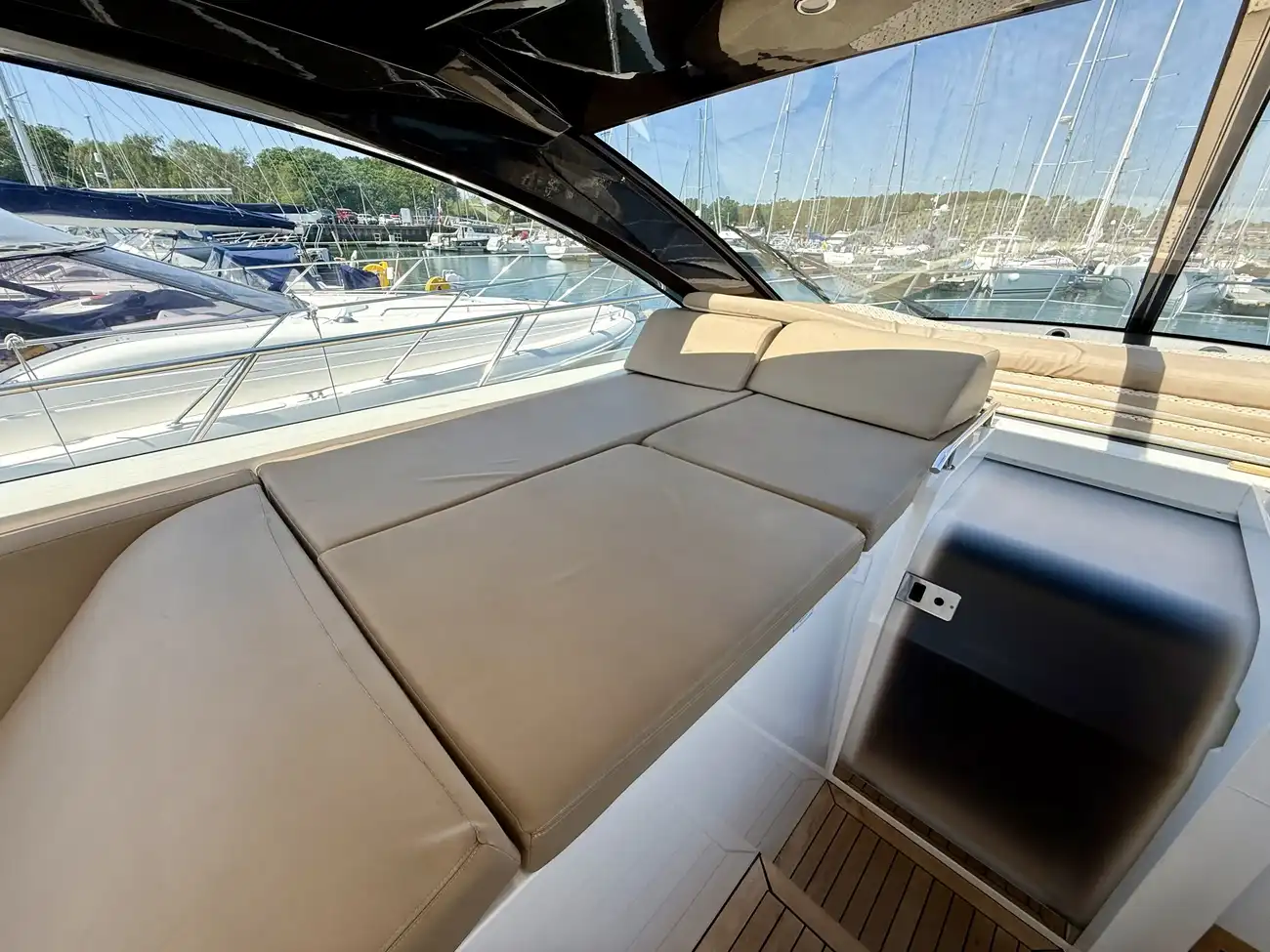 2010 Sealine SC47 image 18
