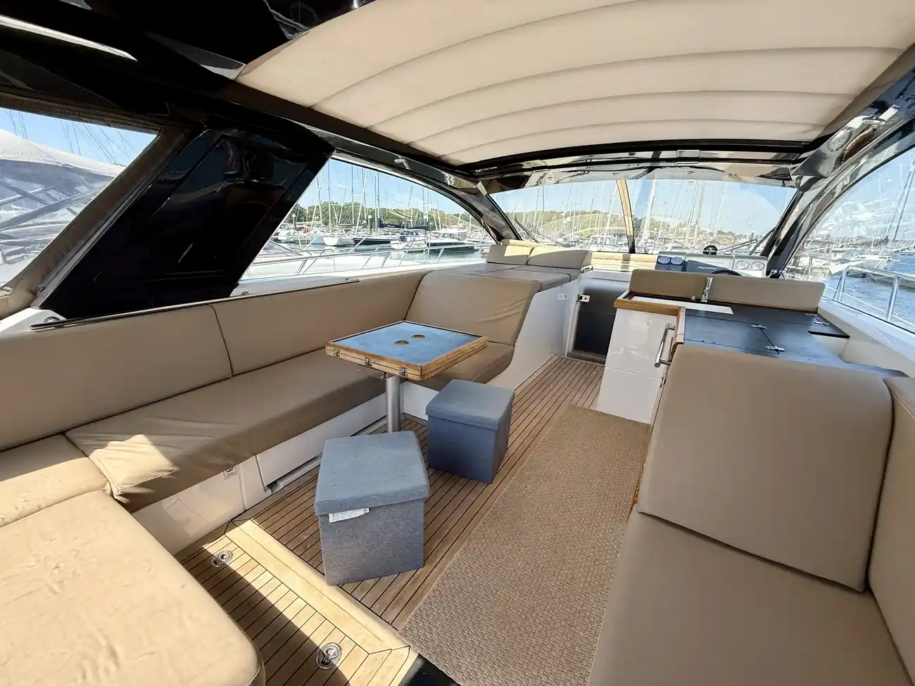 2010 Sealine SC47 image 16