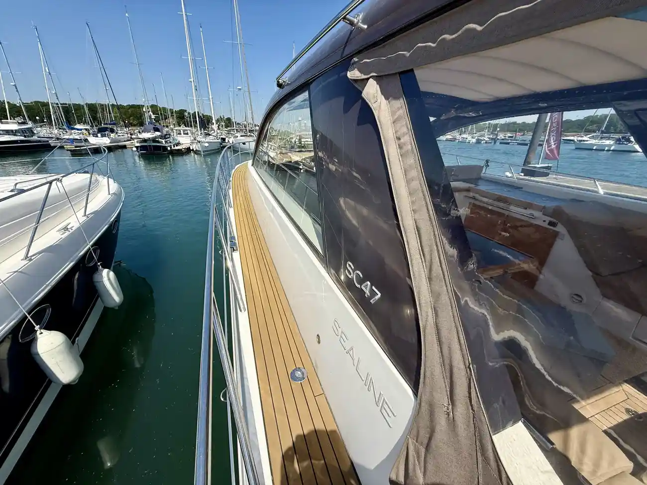 2010 Sealine SC47 image 13