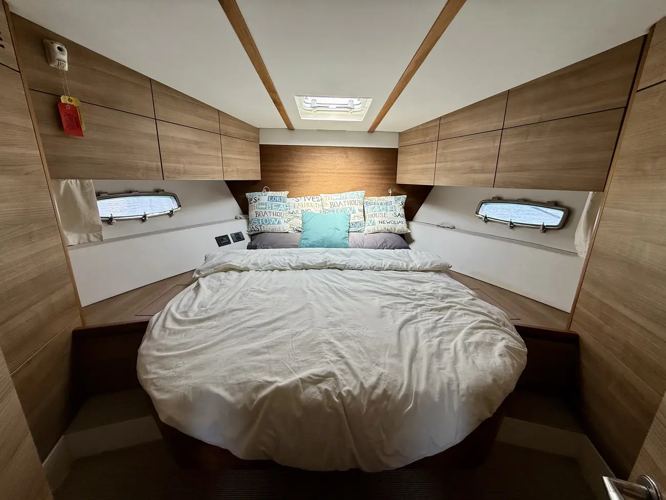 2010 Sealine SC47 image 8