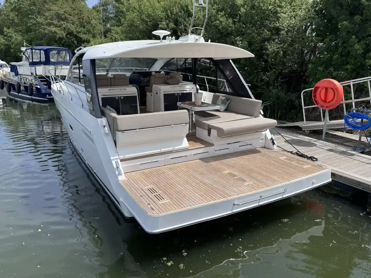2015 Sealine S450 image 12