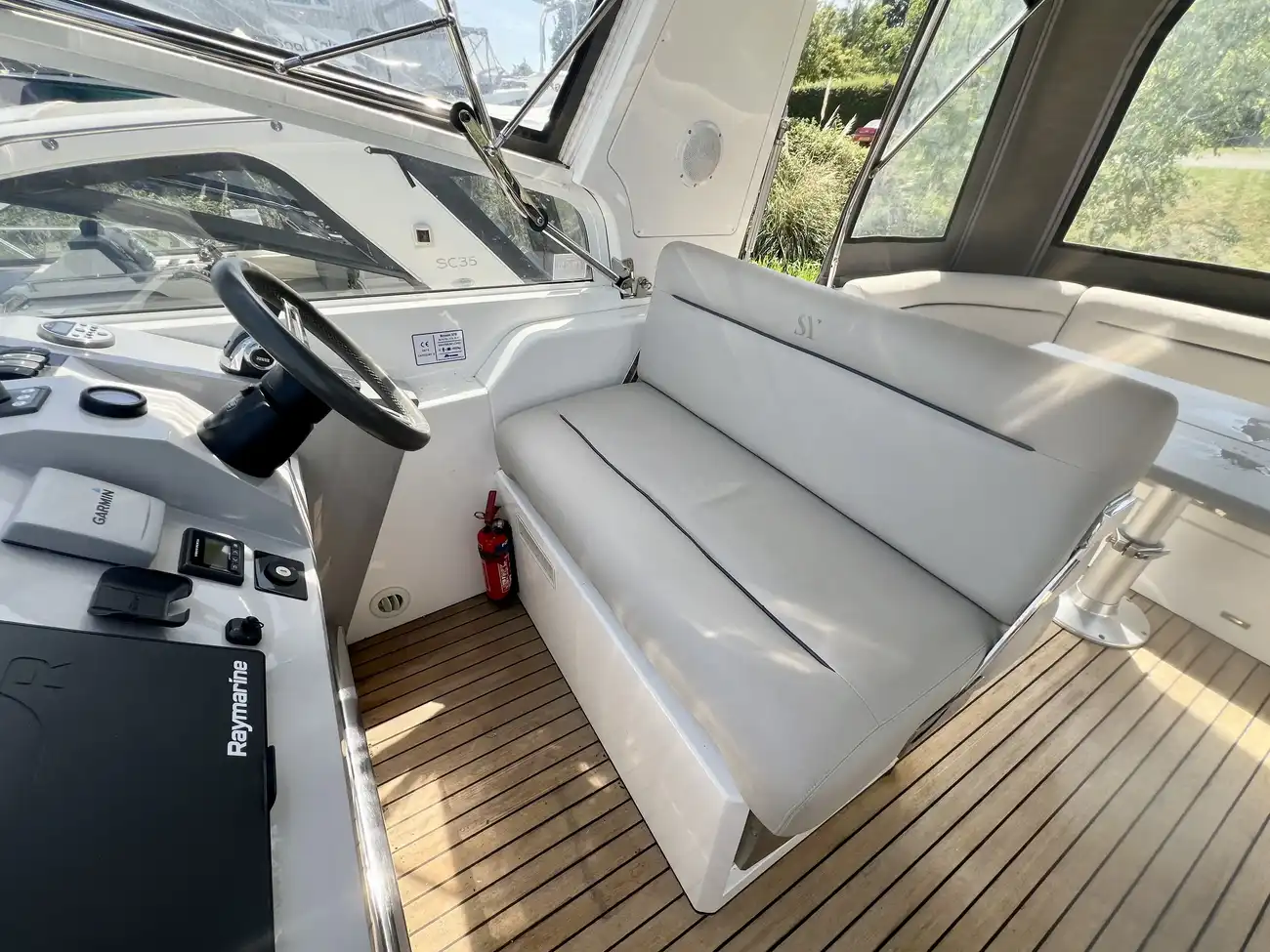 2012 Broom 370 image 19