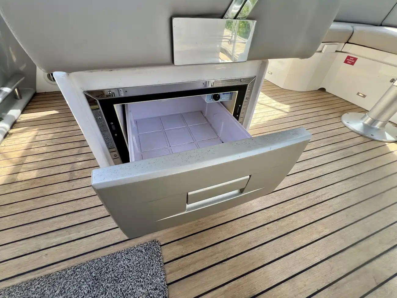 2012 Broom 370 image 20