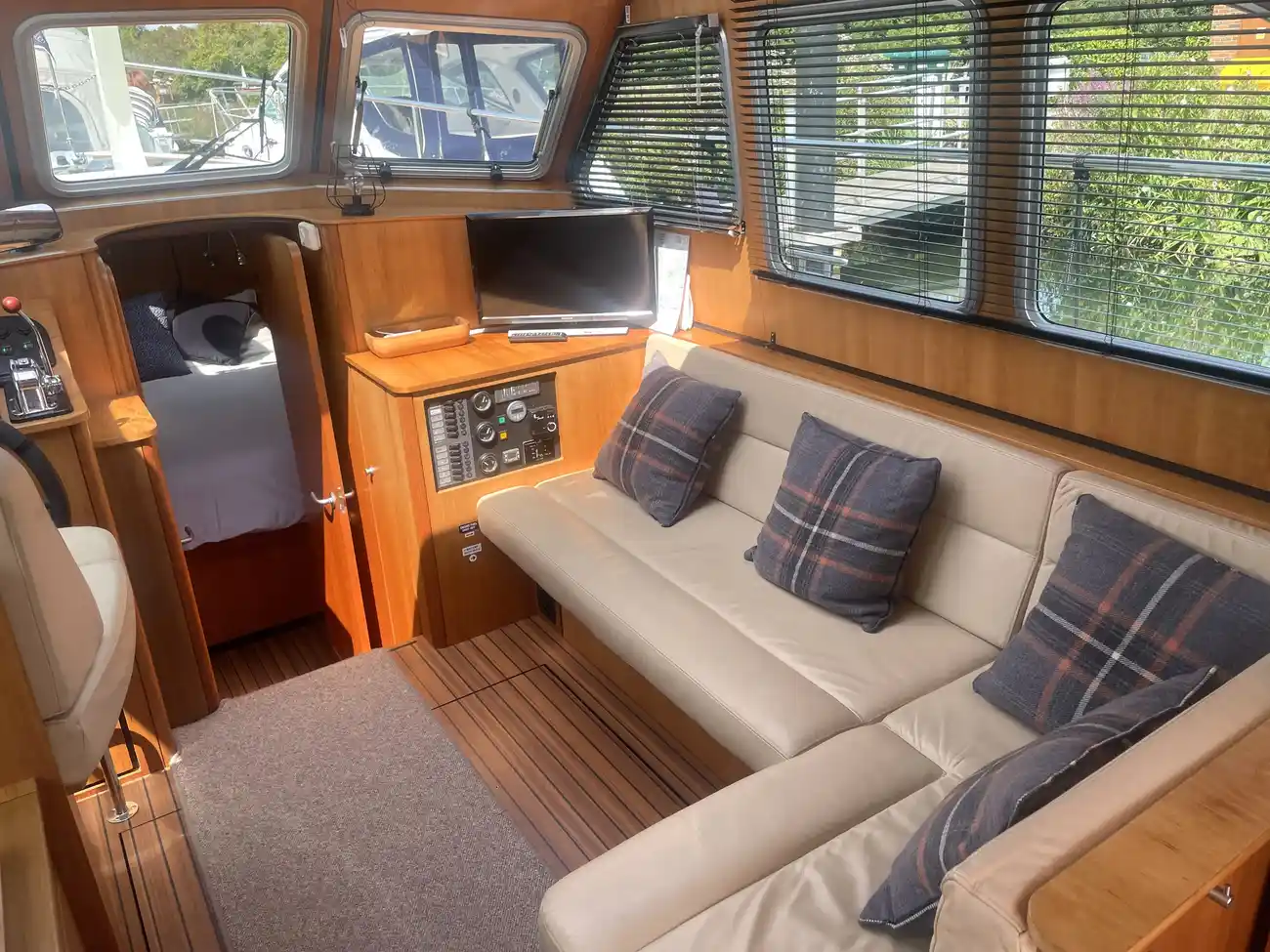 LINSSEN 29.9 SEDAN 2008