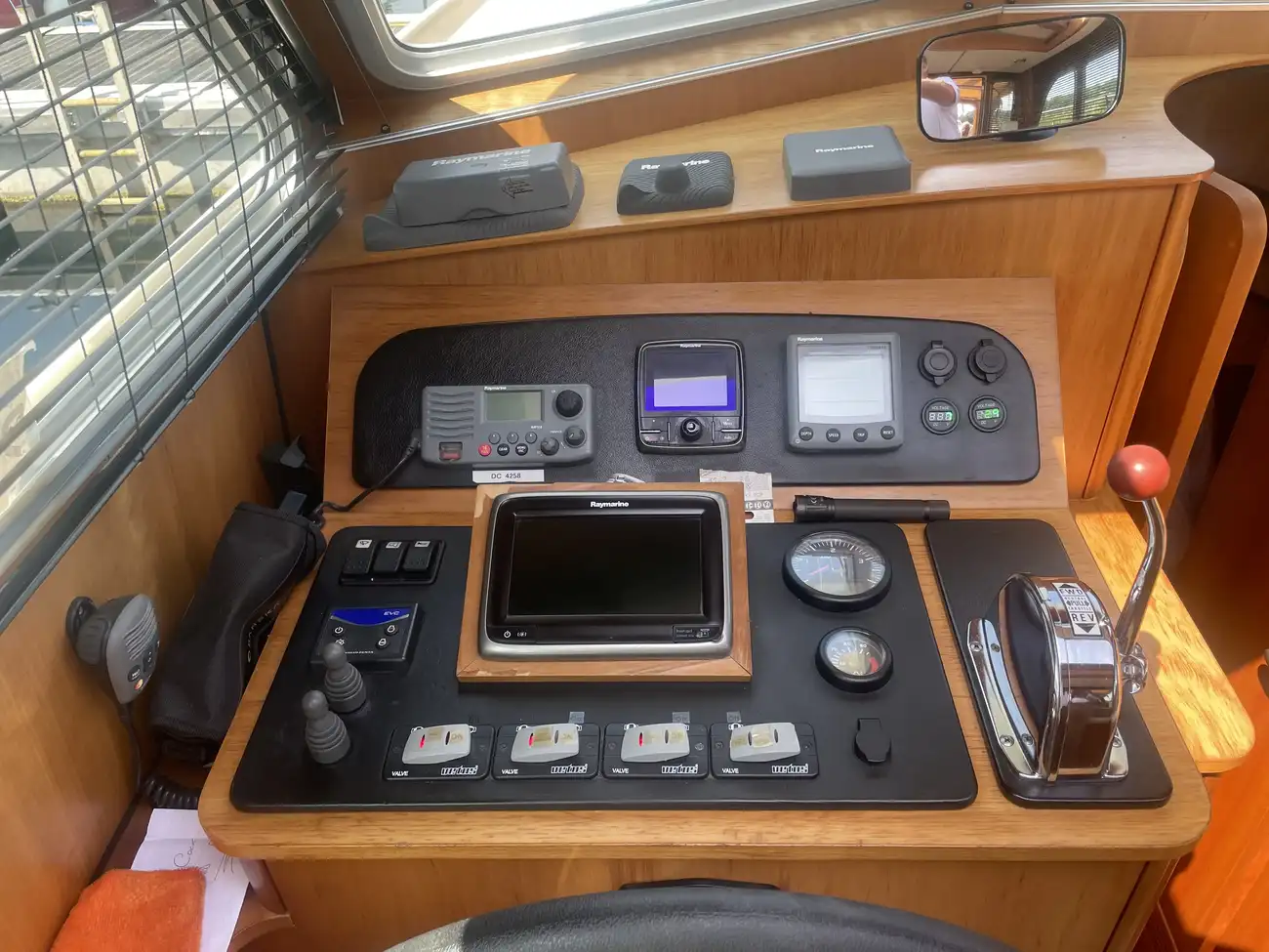 LINSSEN 29.9 SEDAN 2008